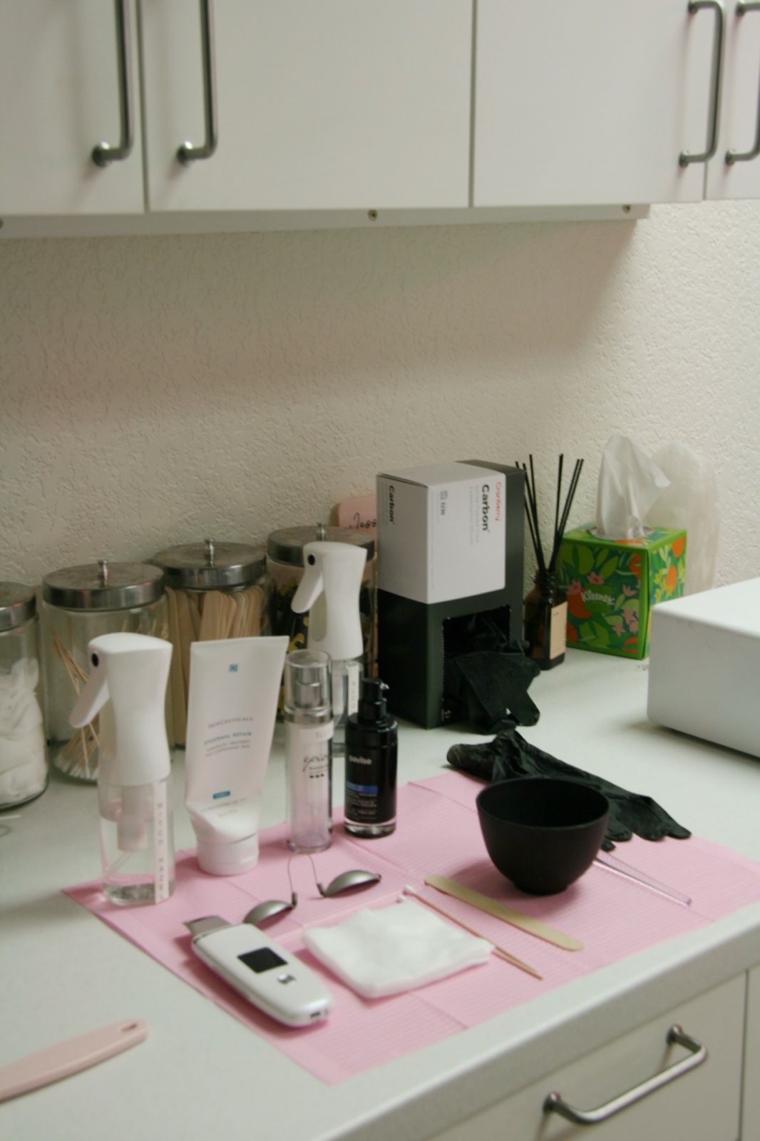 Injection tray prepared in a Bespoke treatment room